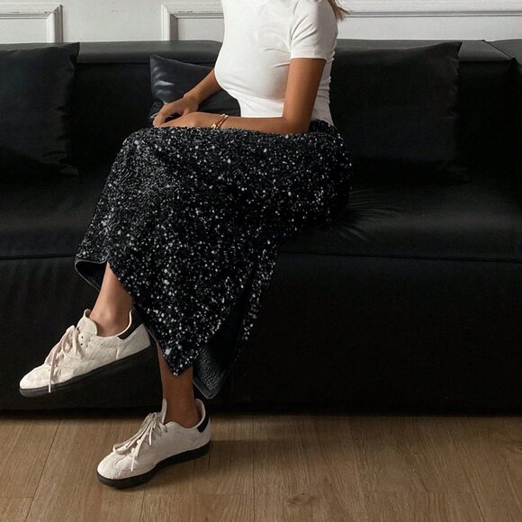 Black Women's Sequin Embellished Fitted Bodycon Party Skirt - Picture 5 of 5